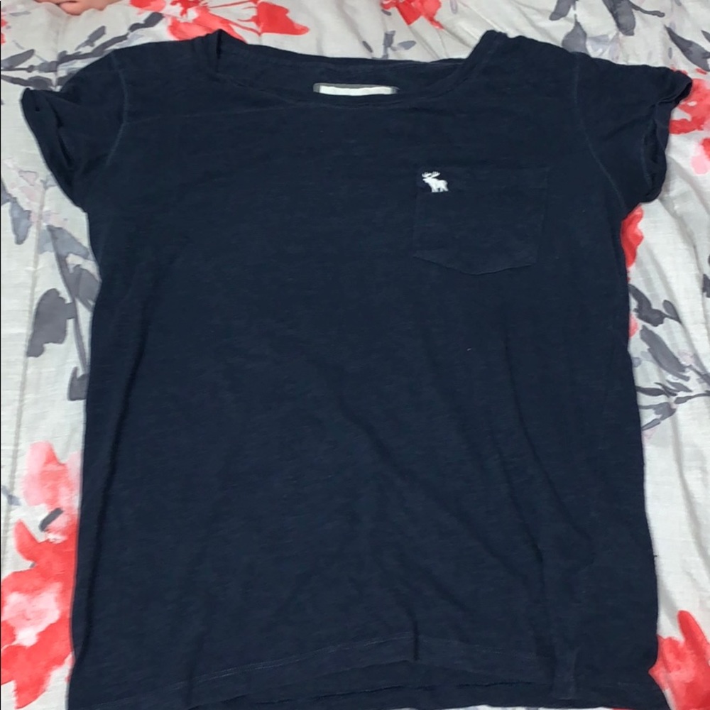 A tee shirt